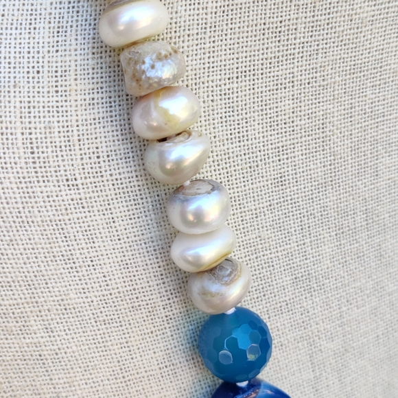 Heavy blister pearl, baroque pearl  and agate necklace - Picture 5 of 6